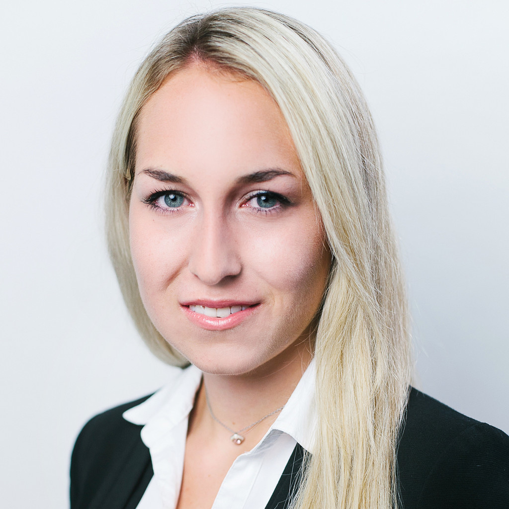 laura-fruhmann-investment-banking-associate-goldman-sachs-xing