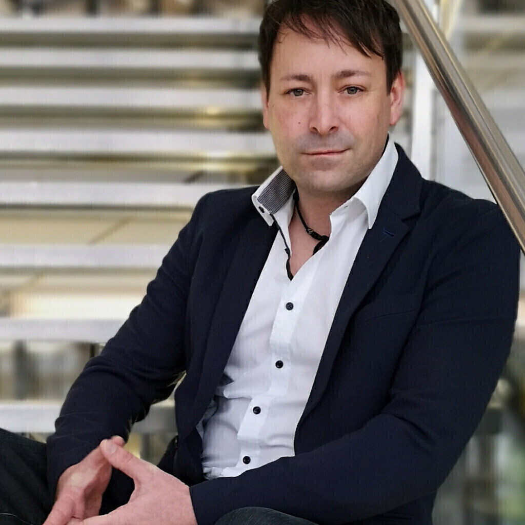 Robert Oebels Market & Customer Intelligence Manager DHL Supply