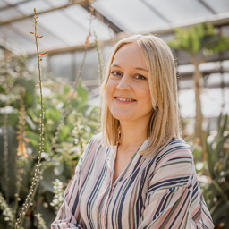 Dr. Sara Seiffert