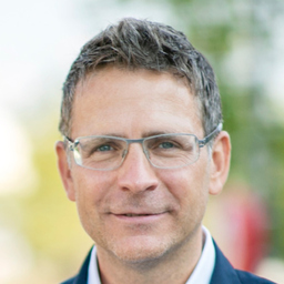 Dr. Florian Novak