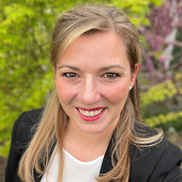 Claudia Nief