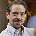 Sascha Llaves Guzman