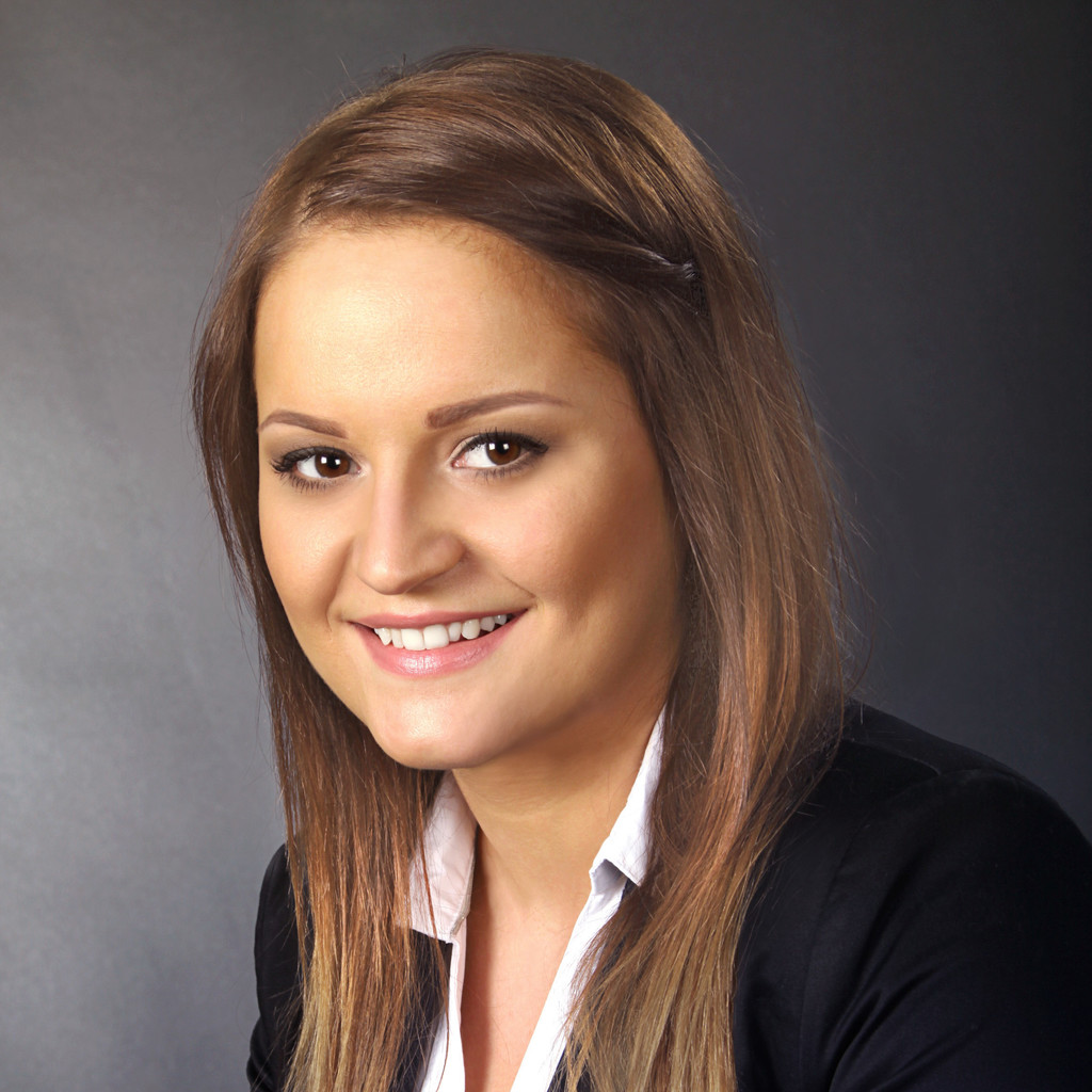 Anna Spynow Junior SEO Manager Parfümerie Douglas XING