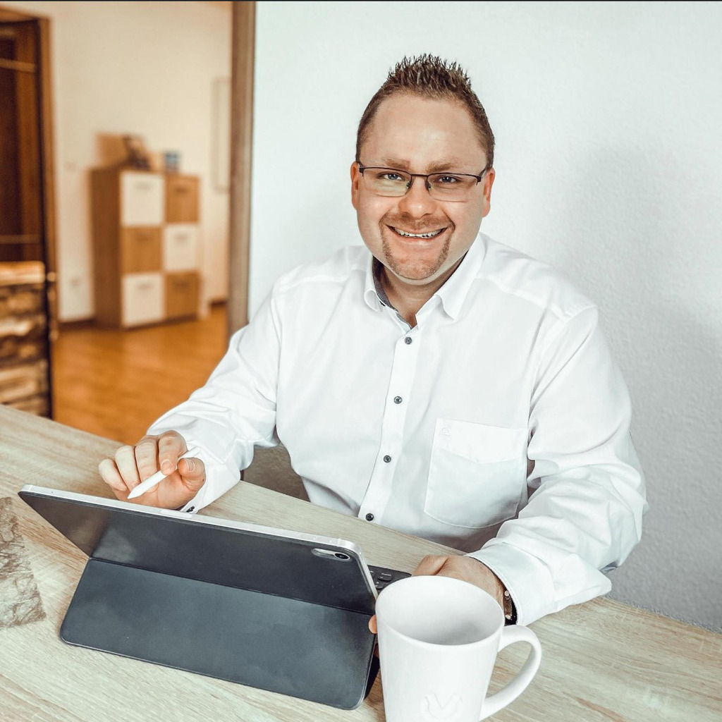 Alexander Wirth Vermögensberater Deutsche Vermögensberatung XING