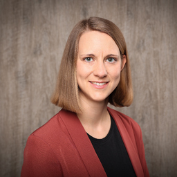 Dr. Julia Siegers