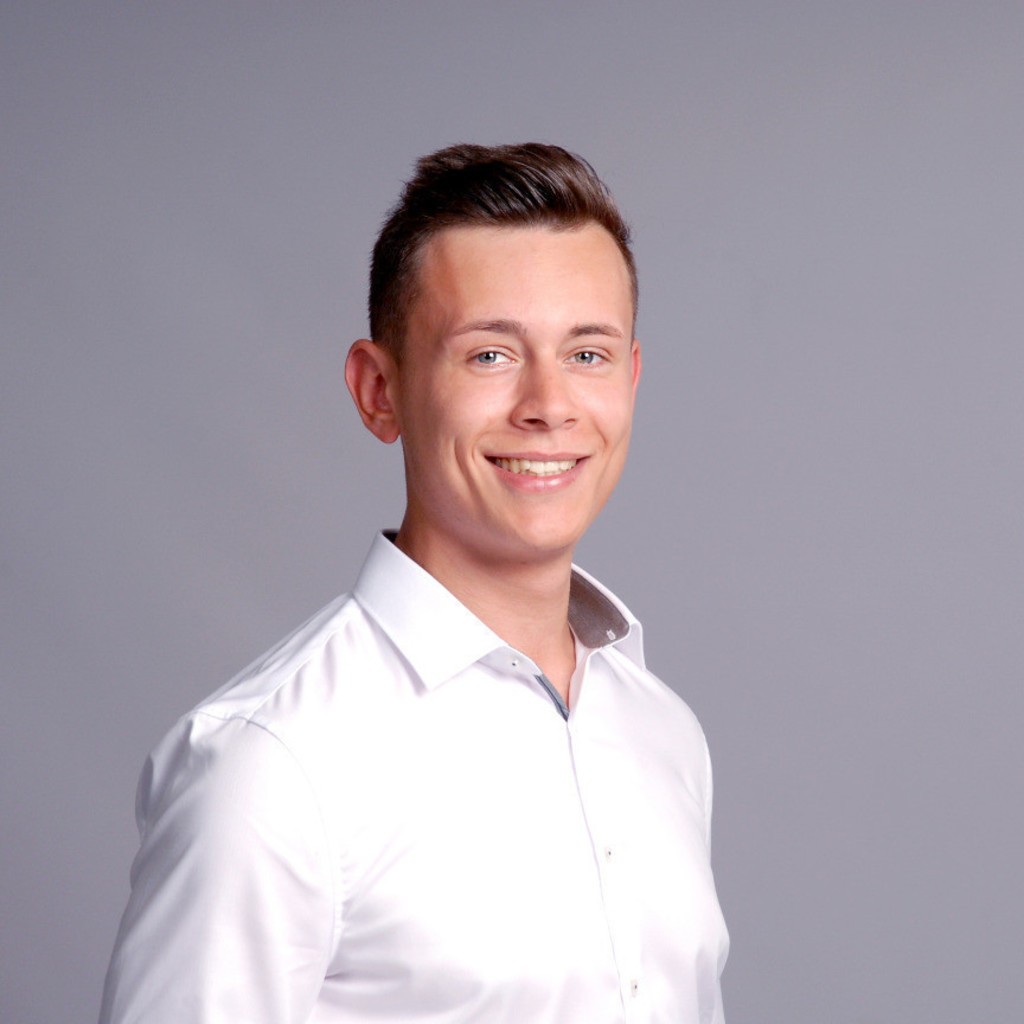 Calvin Martini Mediendesign b.i.b. international College XING