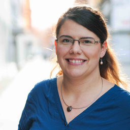Julia Schrader