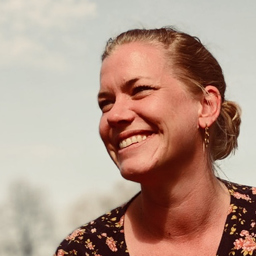 Dr. Anne Hermes