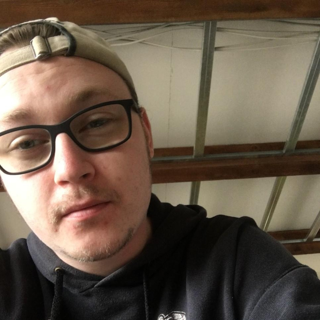 Tjark Pamp Elektroniker für Energie und Gebäudetechnik AMH