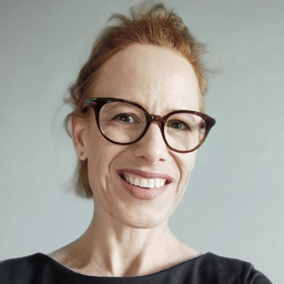 Angela Pelzl