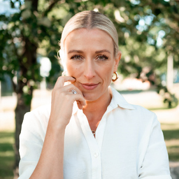 Katharina  Miles