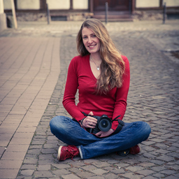 Claudia Warneke