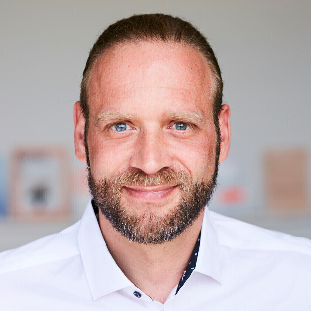 Robert Flöting Filialleiter Intersport Olympia XING