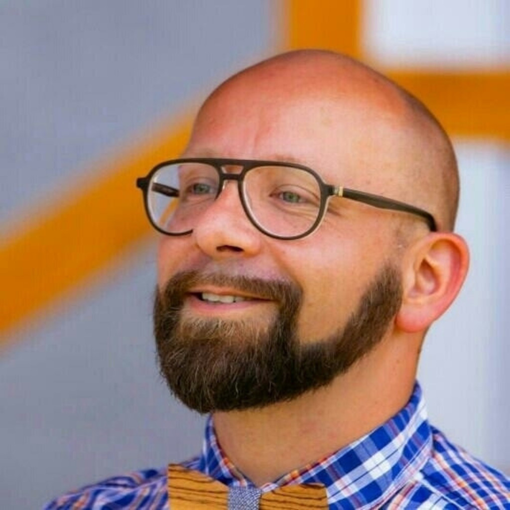 Joerg Goldstein Senior Staff Engineer Engineering Data Management