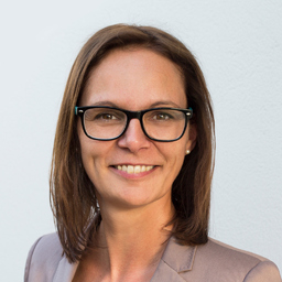 Dr. Carmen Höglinger
