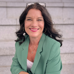 Daya Nalini Gudermuth