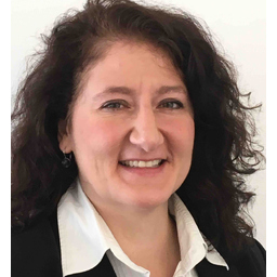 Claire Llanderrozas
