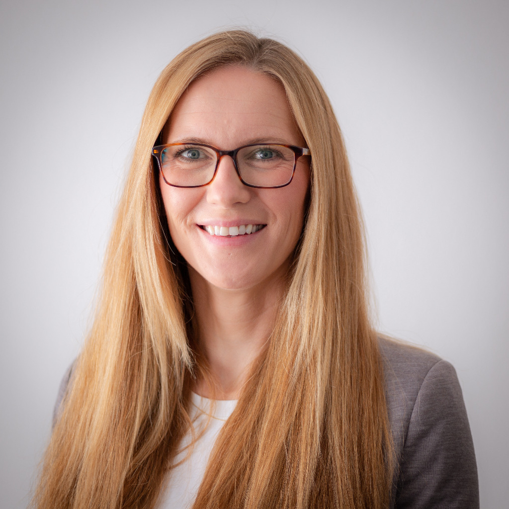 Susanne Loomis Marketing Manager America Unlimited GmbH XING