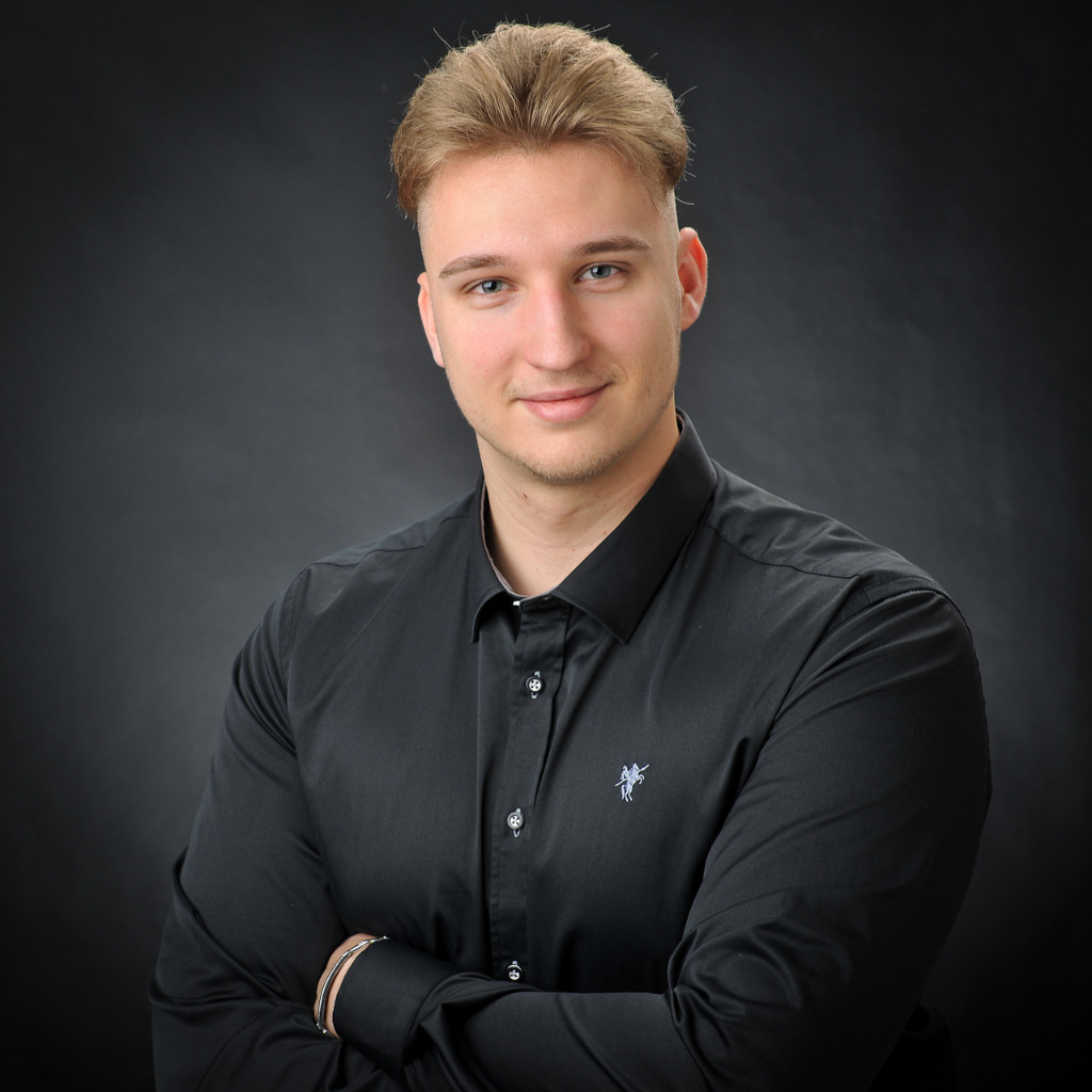 Tobias Gebhard Auszubildender AXA Konzern AG XING