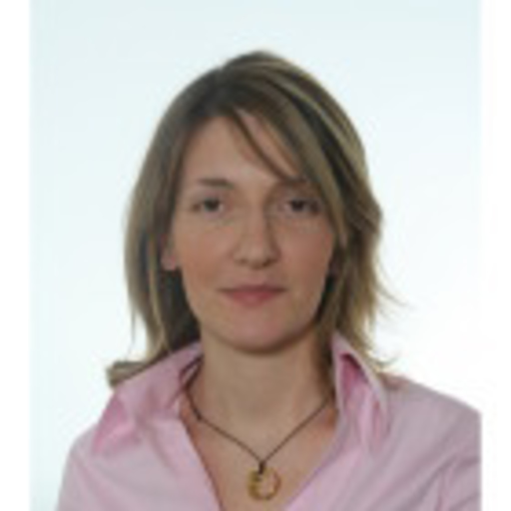 Chiara Bruschi Senior Controller Planning & Reporting E.ON Italia