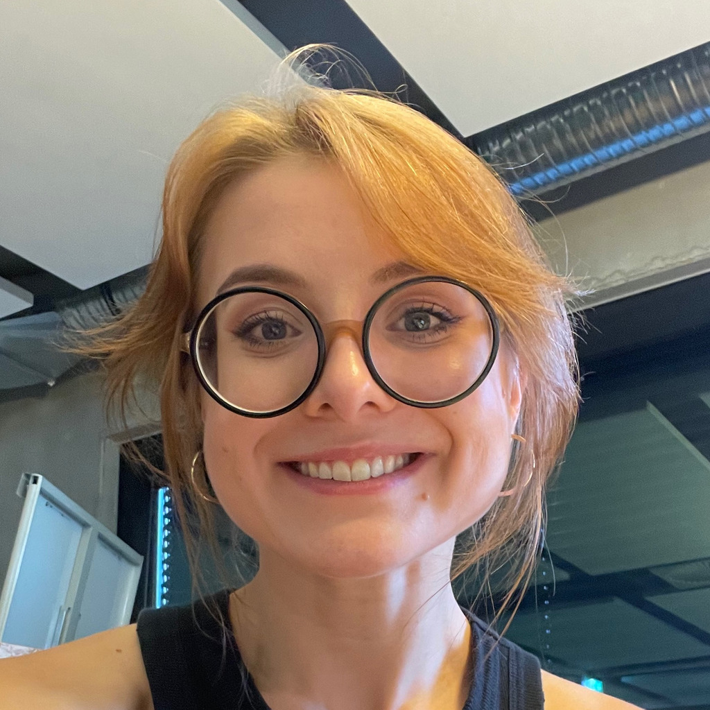 Felicia Ghercavii Senior Digital Designer Oliver Agency XING