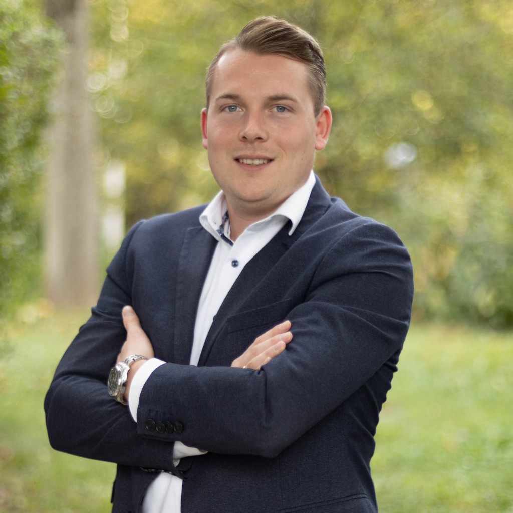 Moritz Speth - Abteilungsleiter - R V Versicherung | XING
