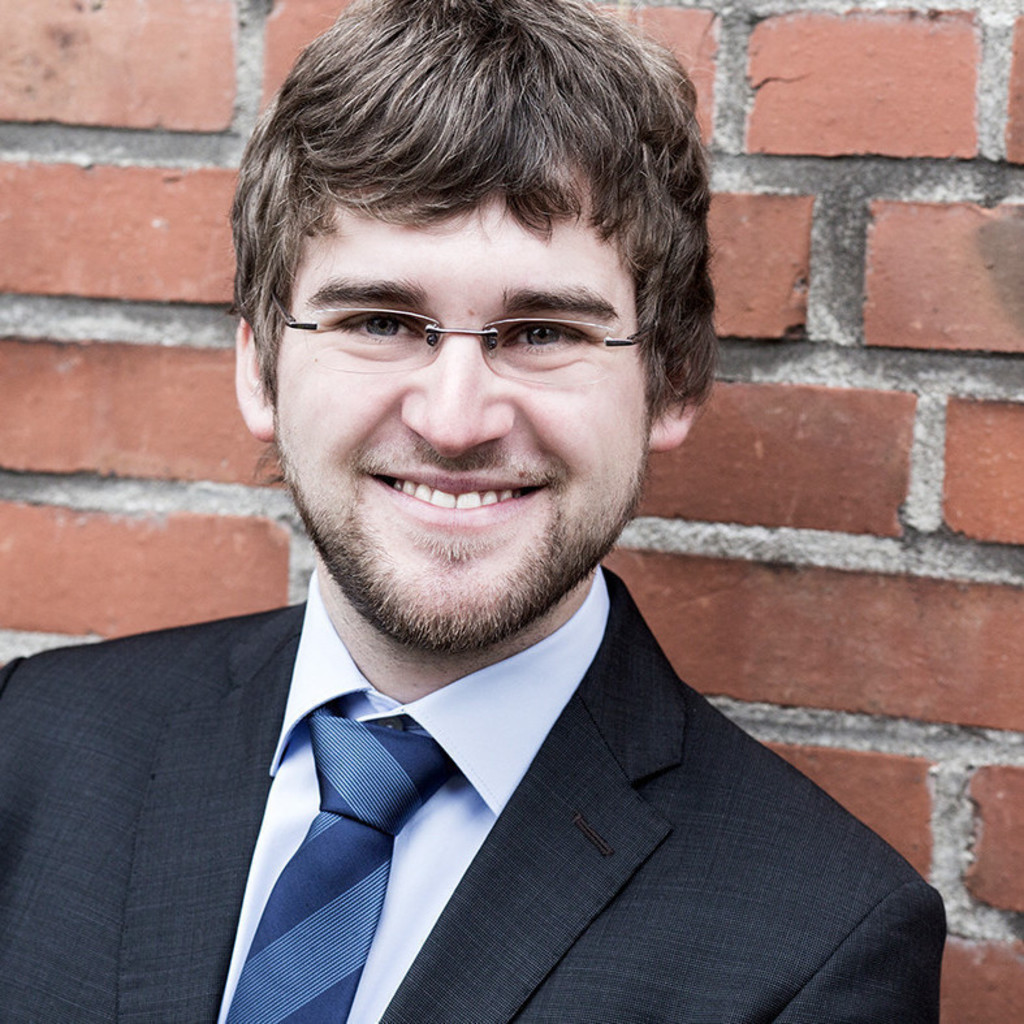 Julian Gührs Vice President Quality / Regulatory / HR IOLUTION GmbH