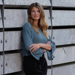 Laura Schwinn