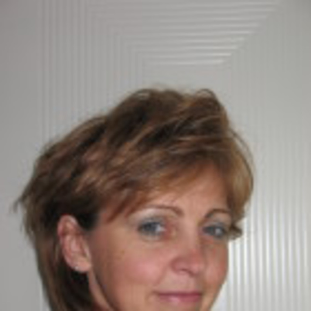 Simone Groß Angestellte keine XING