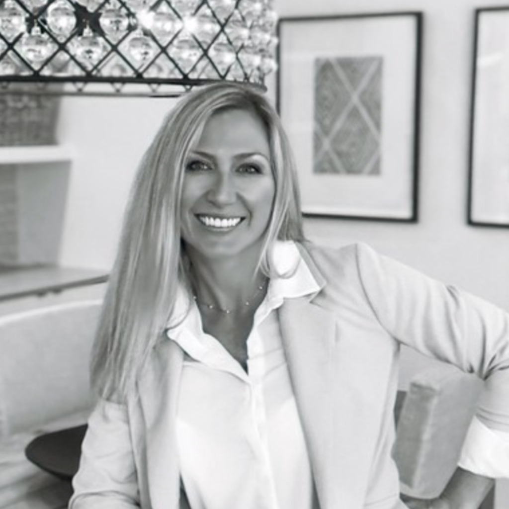 Anna Dorazio ehemals Nalepa Luxury Real Estate Sales Agent