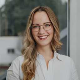 Nadine Tüx