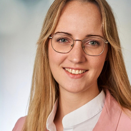 Nadine Tüx