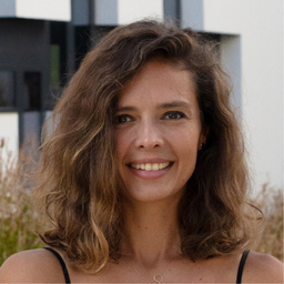 Dr. Johanna Palcu