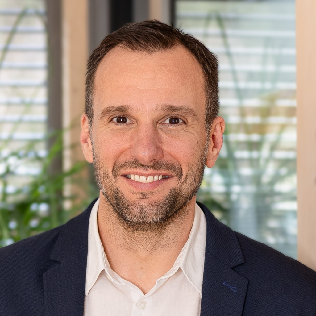 Alexander Ertl MitGründer und Eigentümer www.etfinvest.at XING