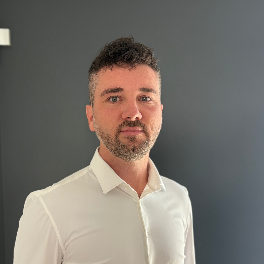 Eduard Langemann Fertigungstechniker/Prozesstechniker KYOCERA AVX