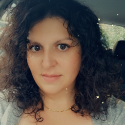 Loredana Karavezyroglou