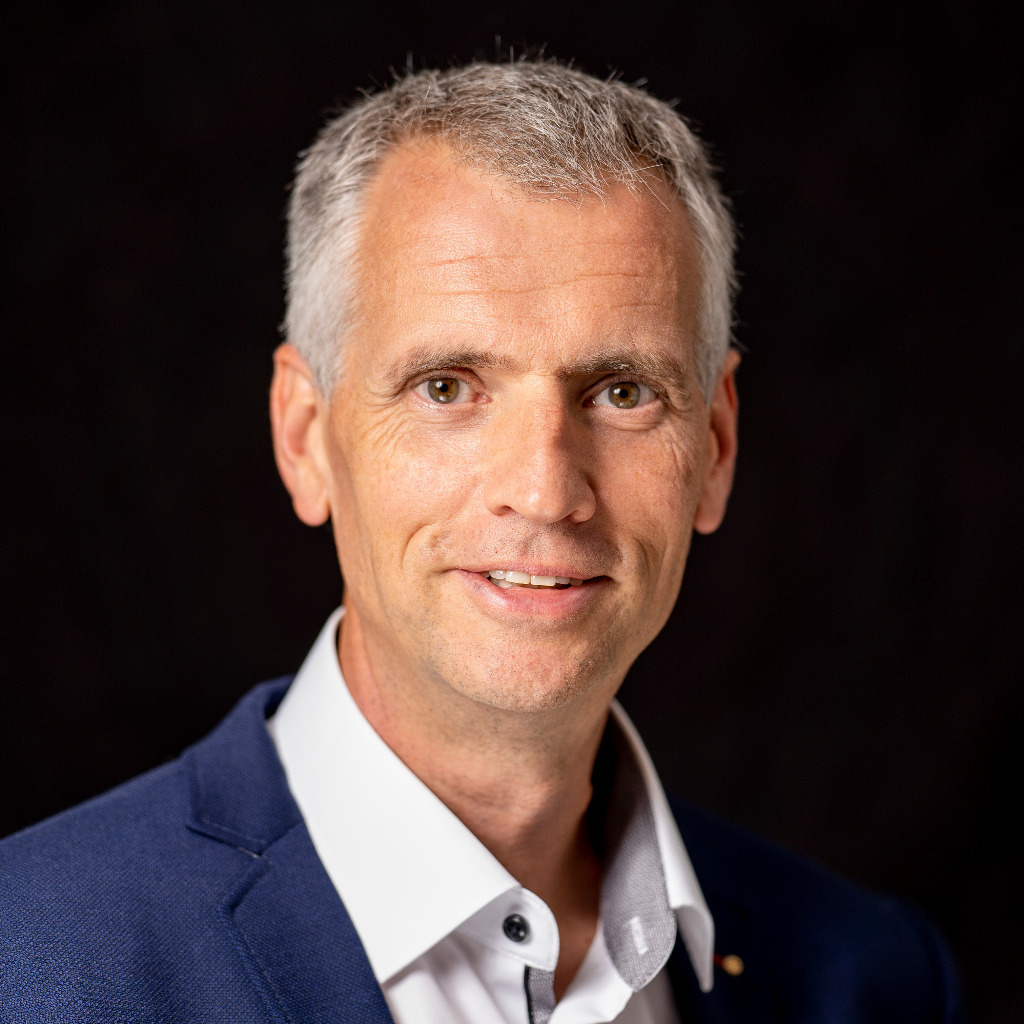 Prof. Dr. Thomas BreyerMayländer Professor für Medienmanagement