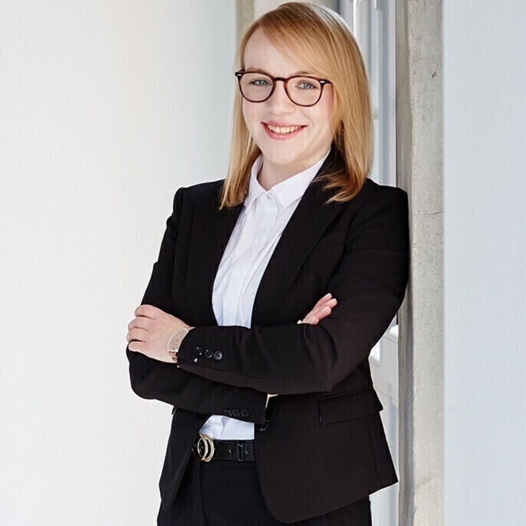 Franziska Voßbeck Assistant Manager Corporate Tax Services Kpmg Ag 