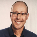 Dr. Marcus Simon