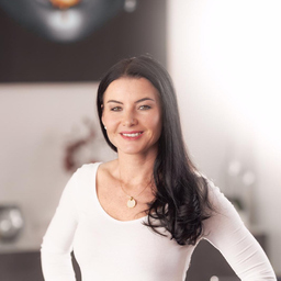 Claudia Stange