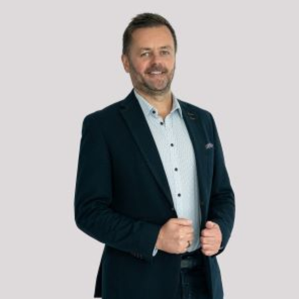 Christoph Egerer Repräsentant Deutsche Vermögensberatung AG XING