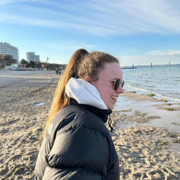 Amelie Schulze-Wewezer