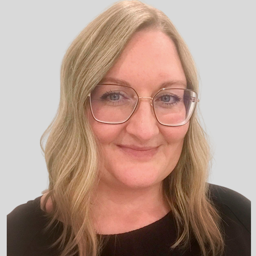 Carmen Reinhart Marketing Managerin GLUETEC Industrieklebstoffe