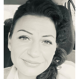 Esra Kloppenburg