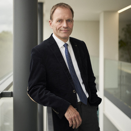 Dr. Olaf Sauer