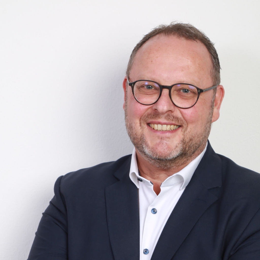 Ulrich Laux - Leiter Mieterausbau - ZECH Facility Management | XING