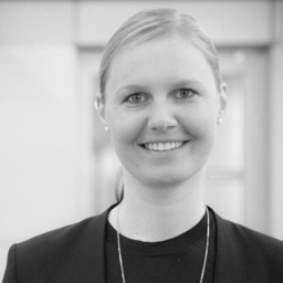 Dr. Julia Lukas