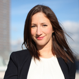 Julia Petry
