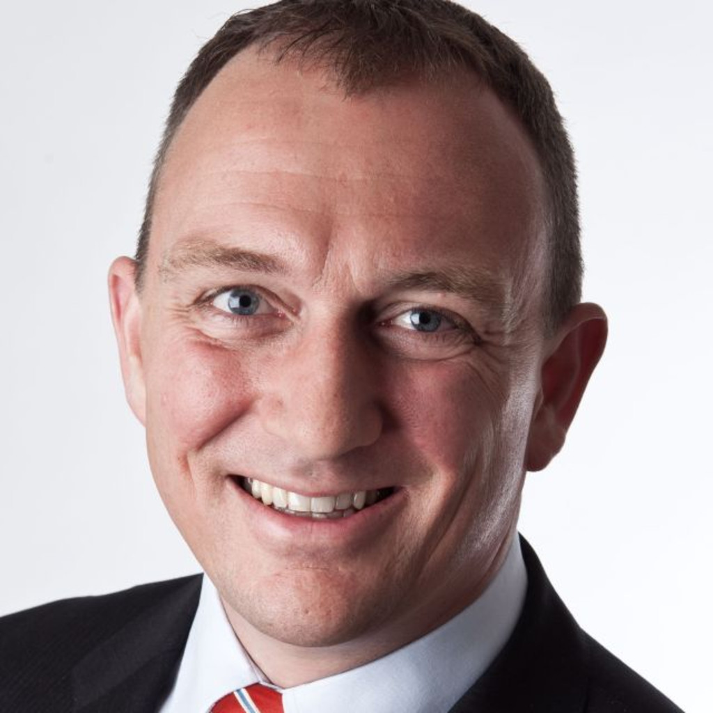 Prof. Dr. Nicolas Bogs Geschäftsführender Gesellschafter / Managing