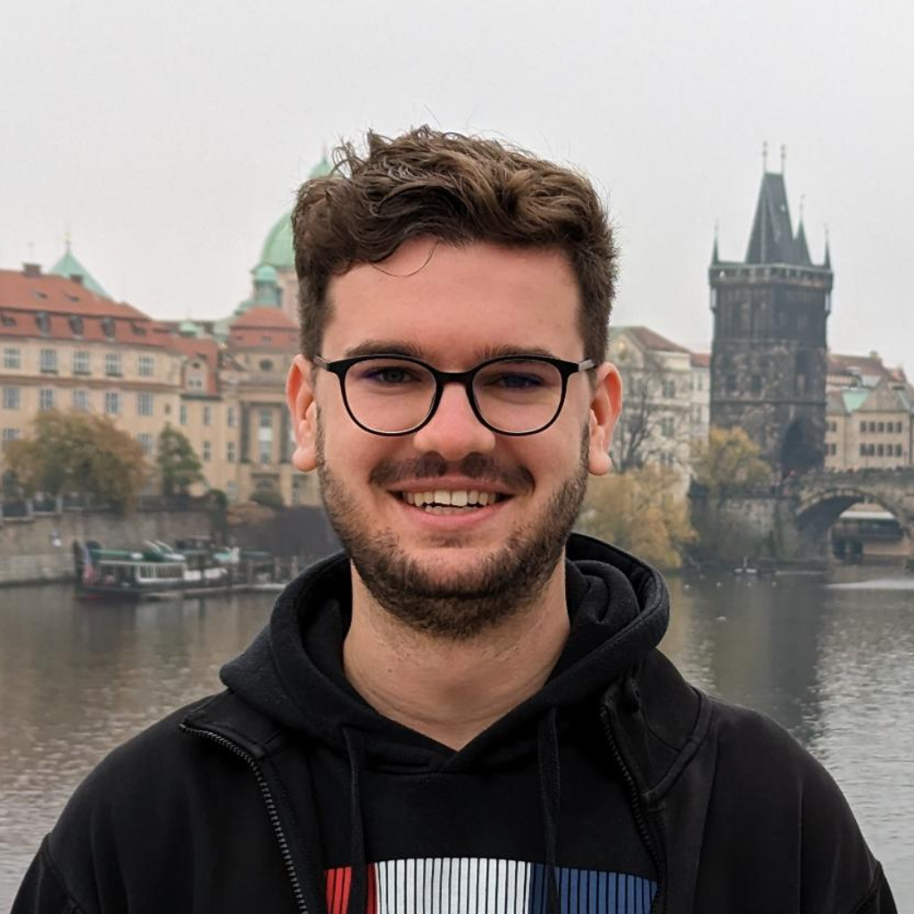 Peter Lux SoftwareEntwickler MAC Mode GmbH & Co. KGaA XING